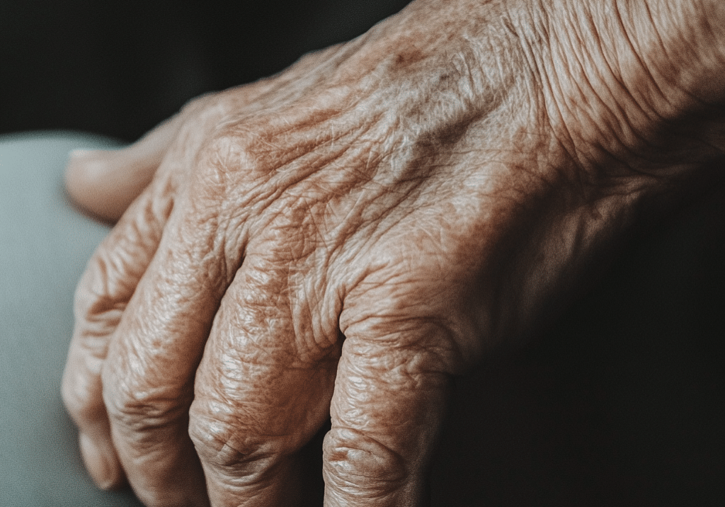 Brentdpayne An Elderly Persons Hand Close In Shot Ar 11 S 703bf58a E2b7 44e2 9892 Dfb10ee6ca4c 3